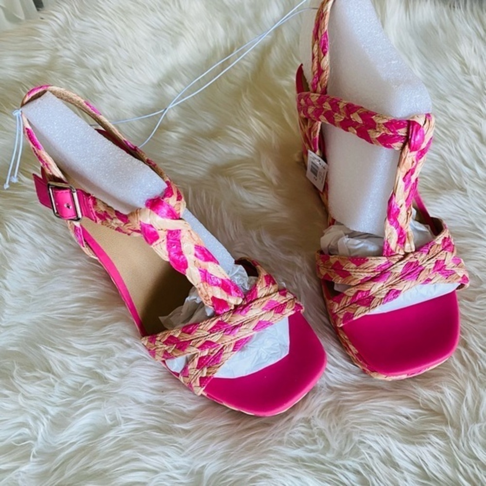 Torrid T strap raffia wedges, Sz. 9WW